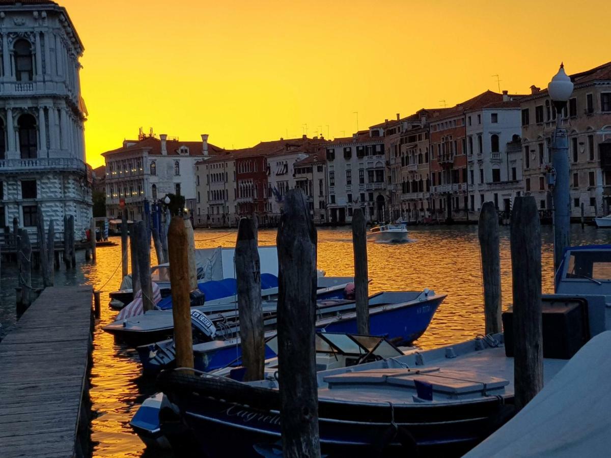 Palazzo Morosini Brandolin Dimora Romantica Венеция Екстериор снимка